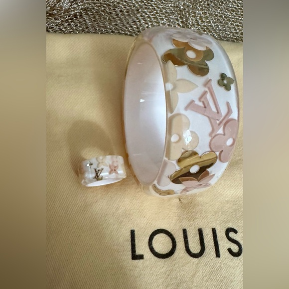 NEW* LOUIS VUITTON Resin inclusion
SUMMER SALE SET!!~ limited time sale - Picture 3 of 7